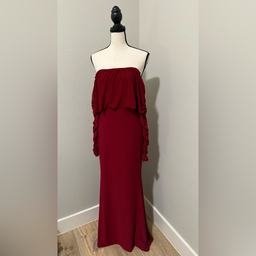 Club L London Off-Shoulder Long Sleeve Maxi Dress in Burgundy - Picture 7 of 8